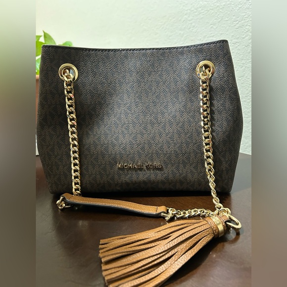 Michael Kors Authentic purse - Picture 1 of 4